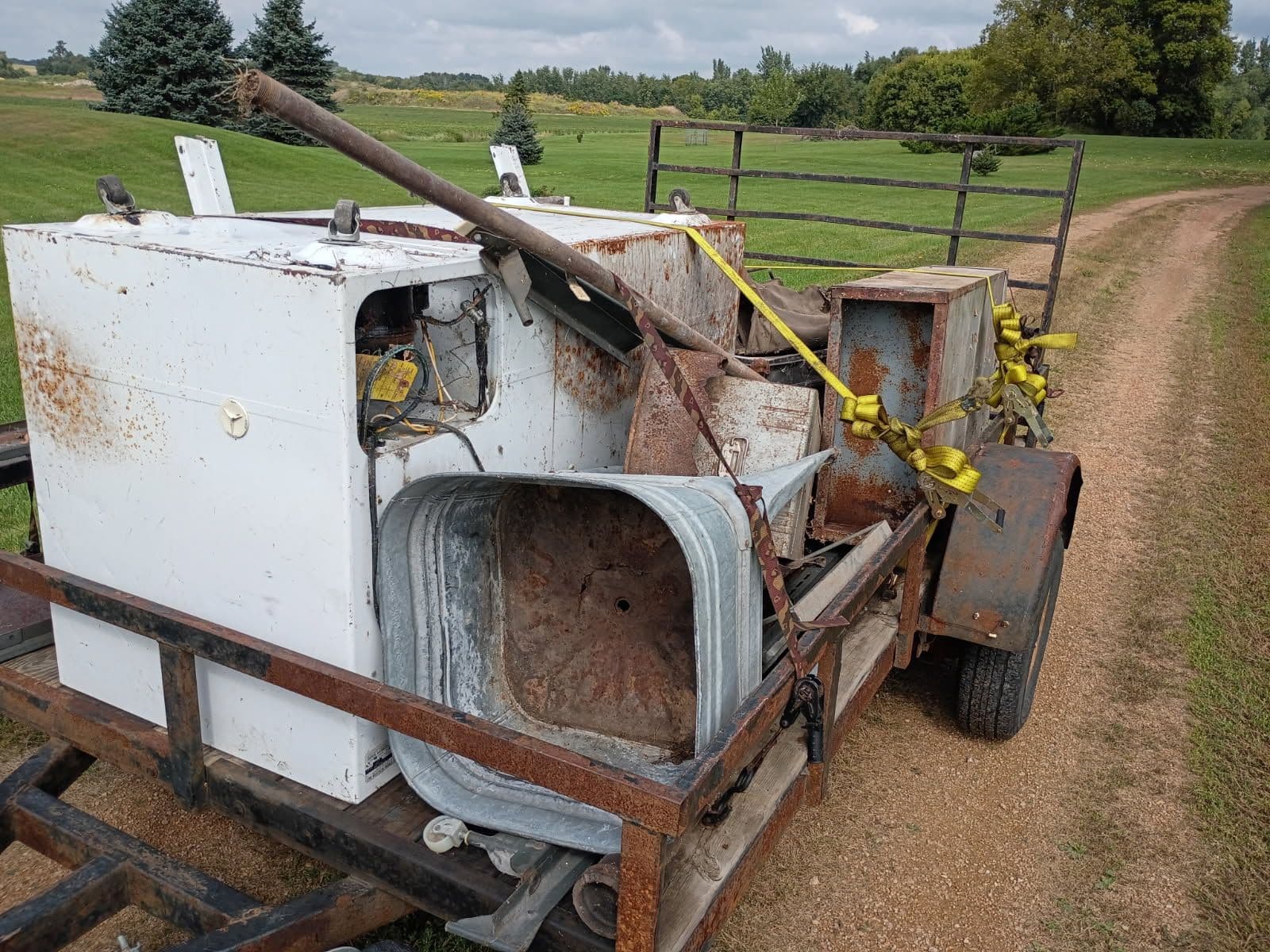 Gallery photos for Efficient Farm Scrap Metal Clean-Up in New Germany: Image #1