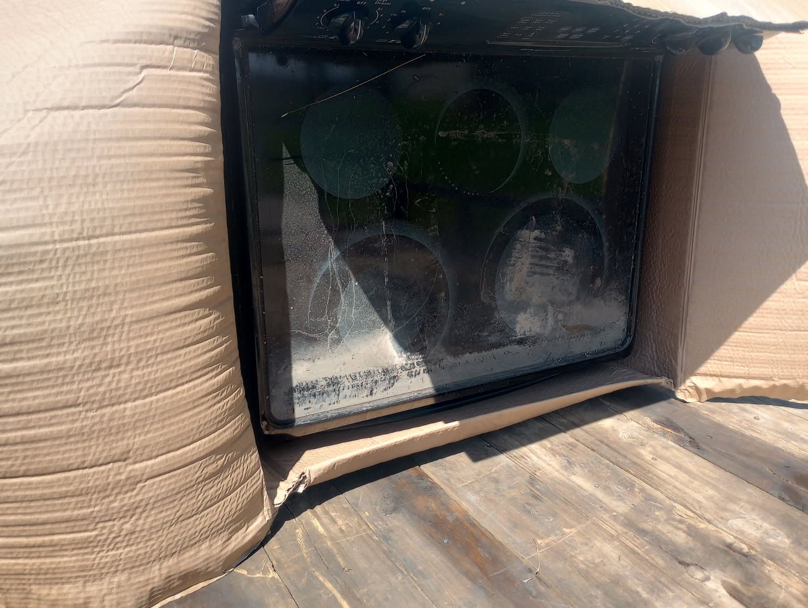 Gallery photos for Efficient Junk Stove Removal in Belle Plaine: Image #1