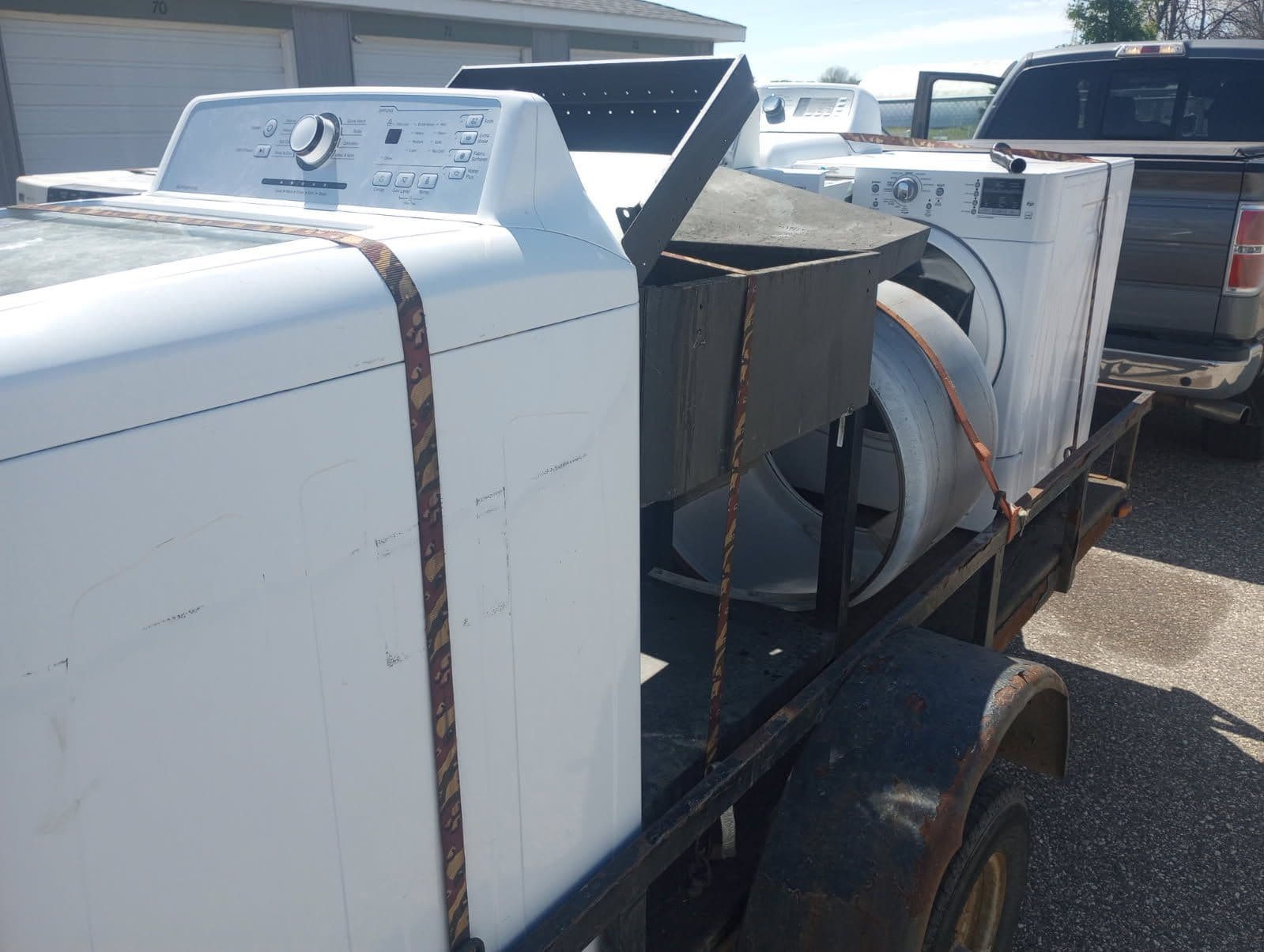 Gallery photos for Belle Plaine Appliance Haul - Eco-Friendly Clean-Up: Image #1