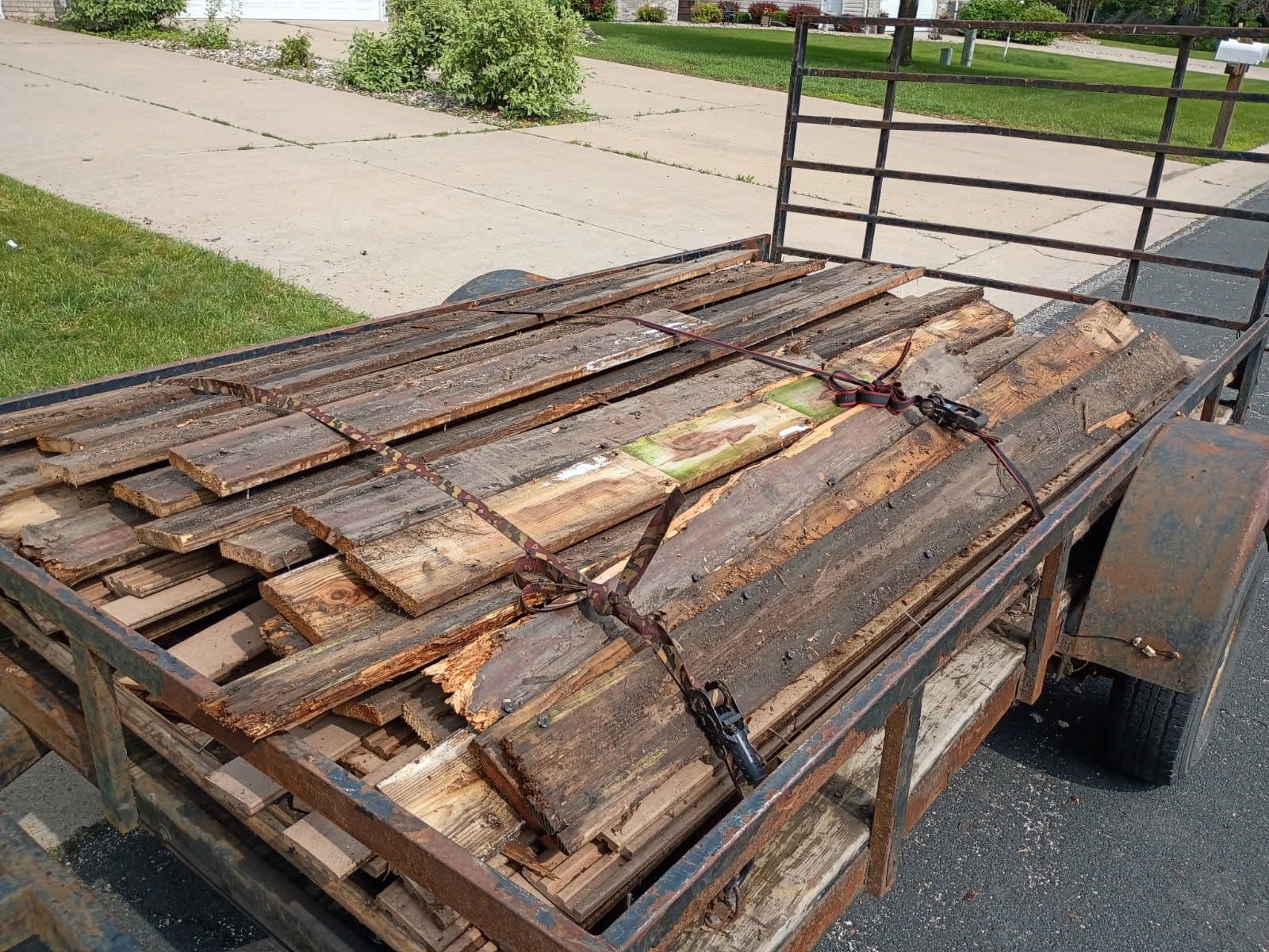Efficient Junk Removal in Belle Plaine image