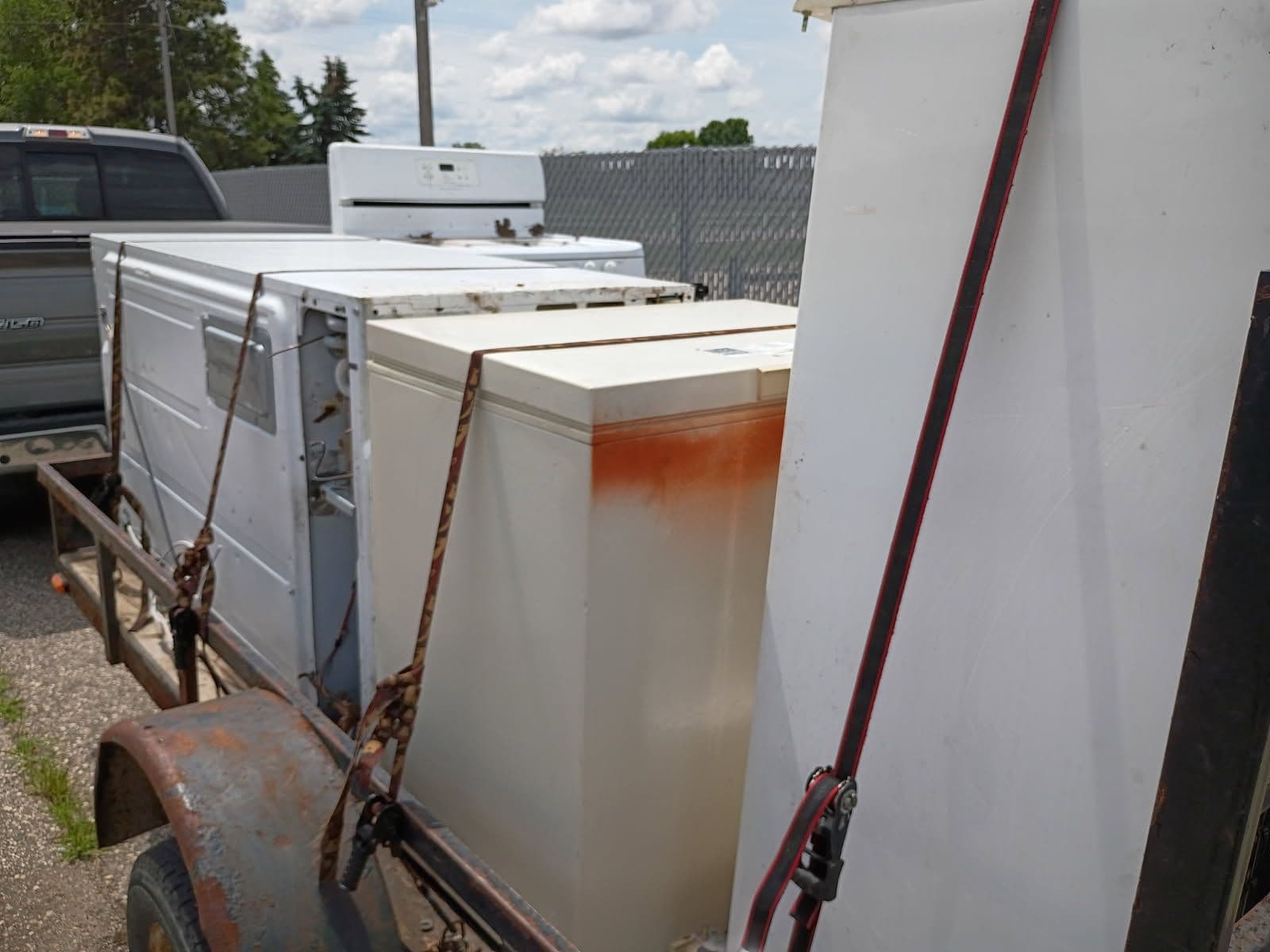 Efficient Appliance Removal with Eco-Friendly Disposal image