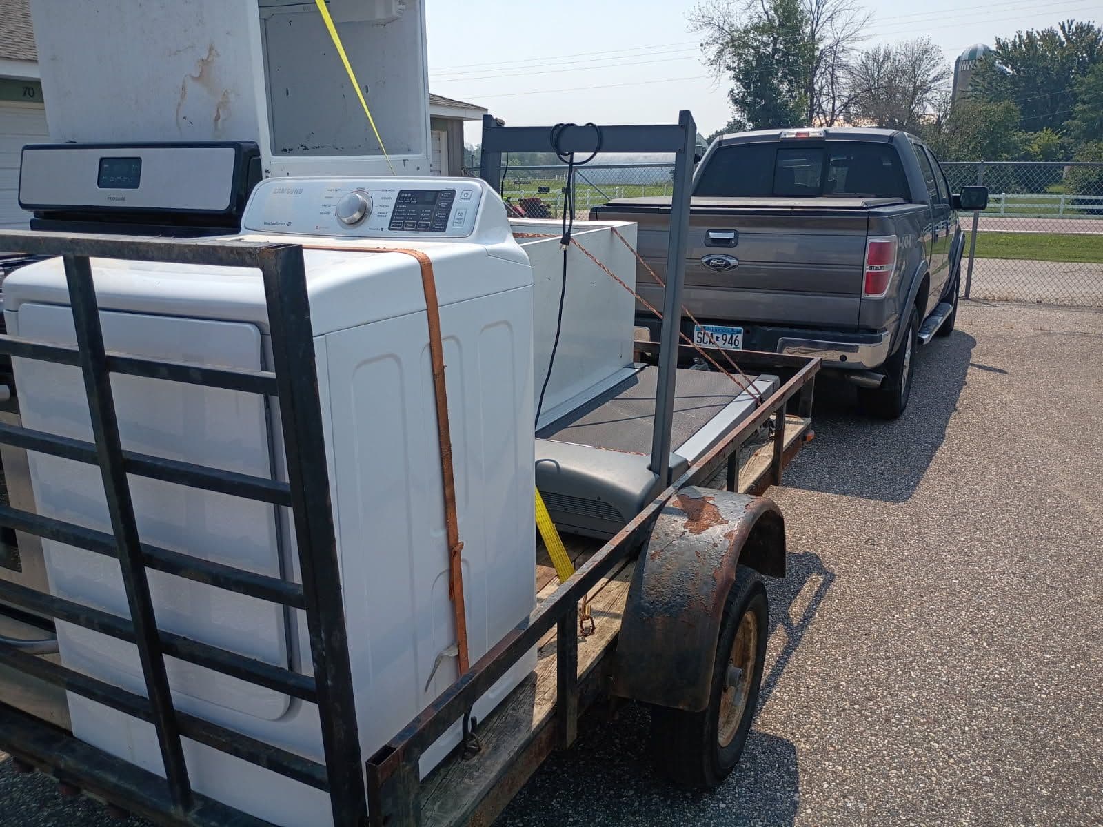 Efficient Appliance Removal Service in Belle Plaine image